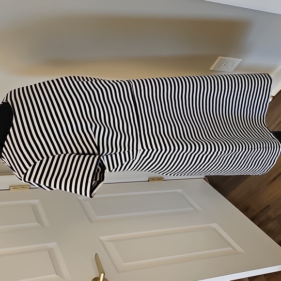 Dress - Picture 4 of 15